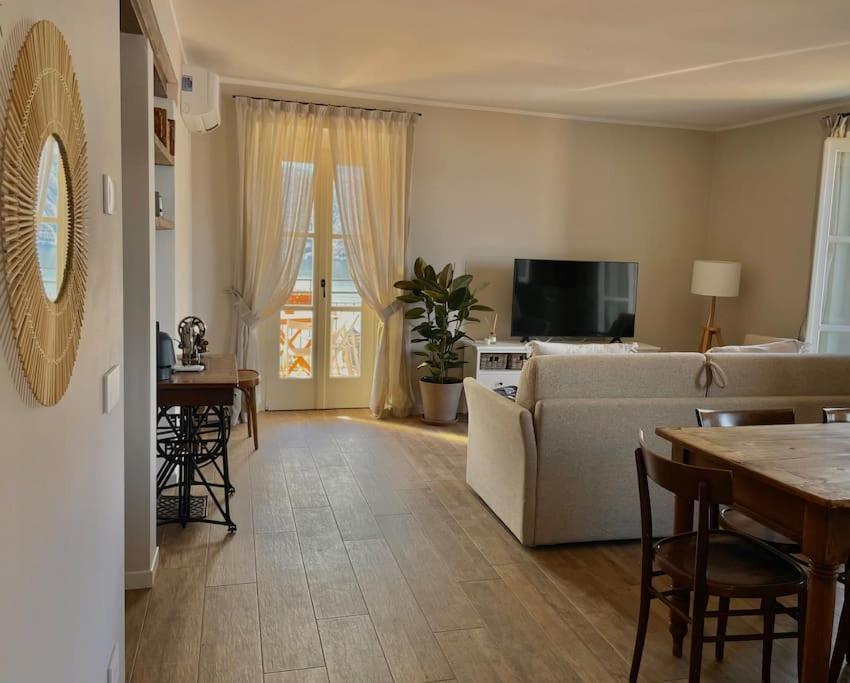 לצנו Il Noce Lake View Apartment מראה חיצוני תמונה